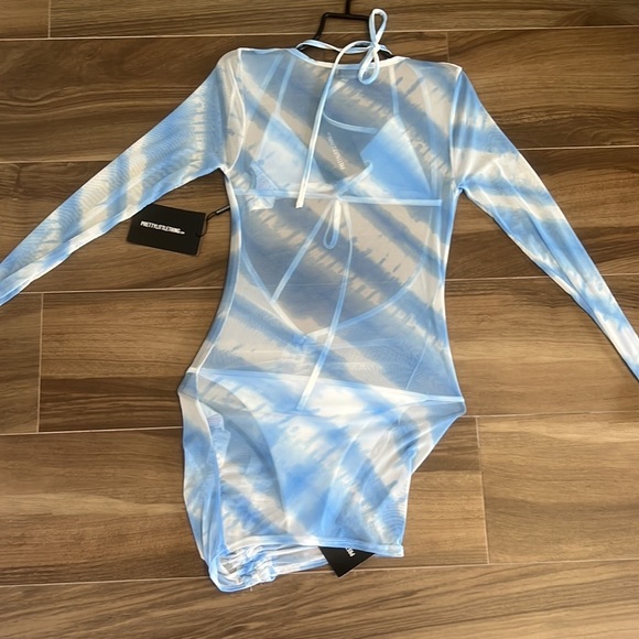 Pretty Little Thing blue tie dye bikini set size 0 - Picture 5 of 10